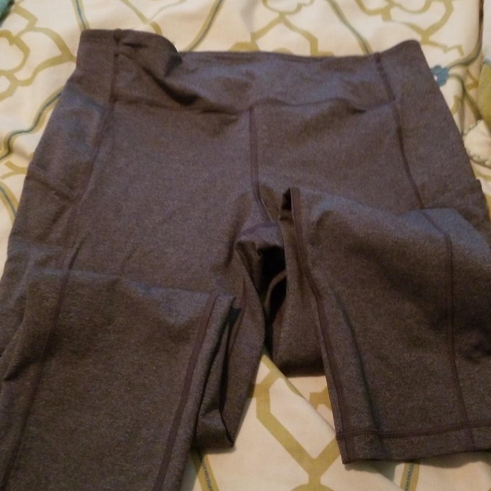 Tight stuff gray capri - Picture 2 of 4